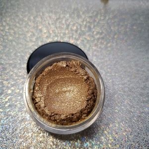 Tigers Eye mineral eyeshadow
